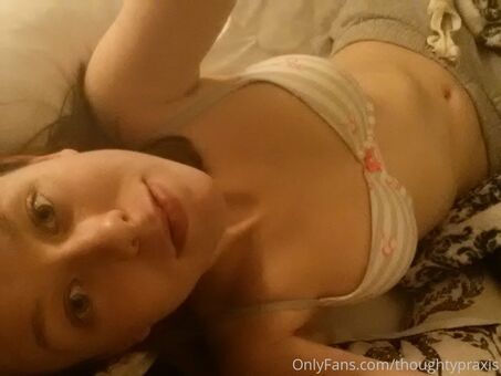 thoughtypraxis Голые слитые фото OnlyFans 18