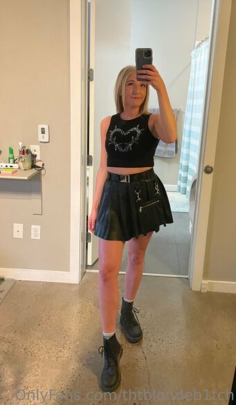 thtblondeb1tch
