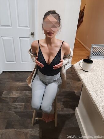 tinyandtan Голые слитые фото OnlyFans 19