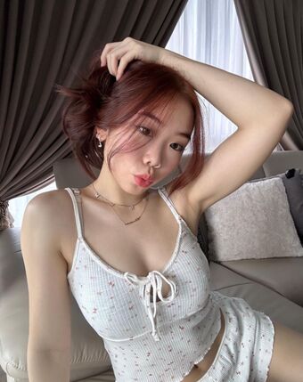 tr.ivia Голые слитые фото OnlyFans 13