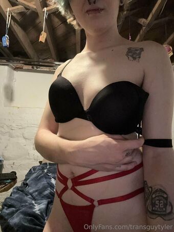 transguytyler Голые слитые фото OnlyFans 29