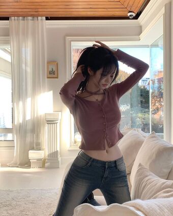 Uzaa Голые слитые фото OnlyFans 48