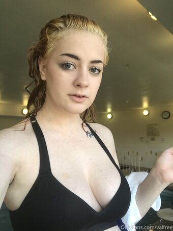 valfree Голые слитые фото OnlyFans 10