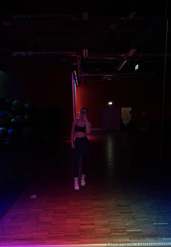Vallmi Голые слитые фото OnlyFans 36