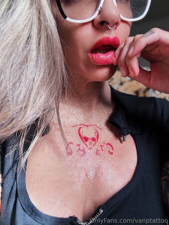 vanptattoo Голые слитые фото OnlyFans 29