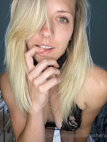 venushera Голые слитые фото OnlyFans 19