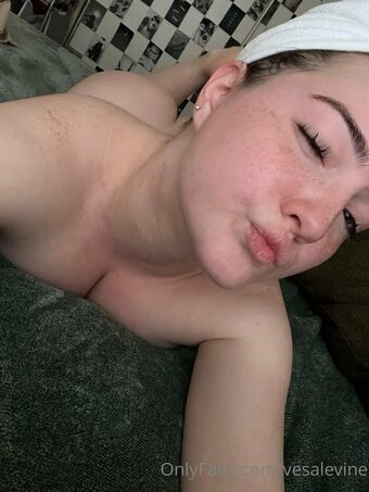 Vesalevine Голые слитые фото OnlyFans 37