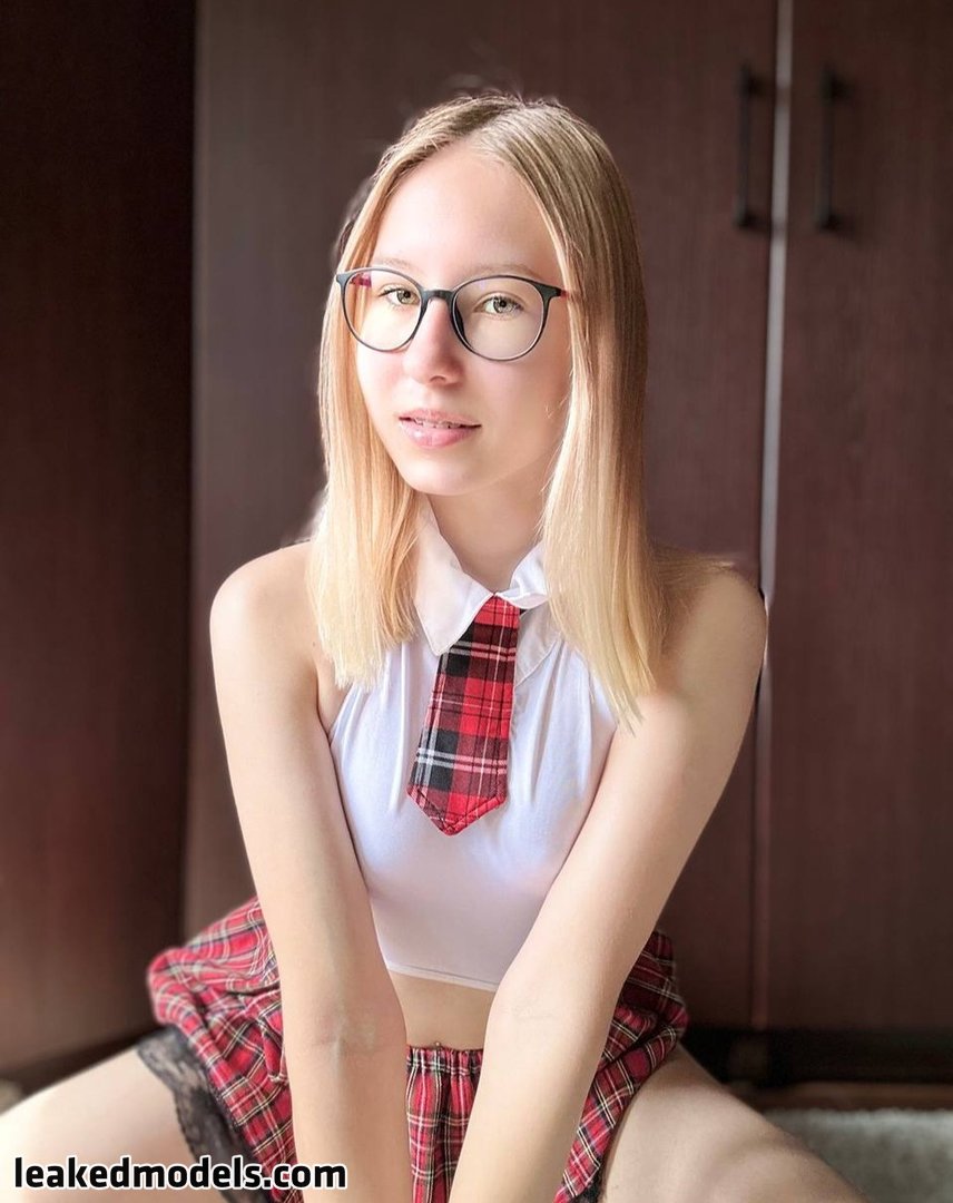 Vitta Lovita lovitafate tiny red foxy your tinydream Голые  