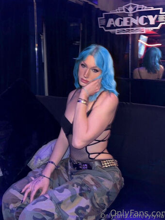 vylyria Голые слитые фото OnlyFans 16