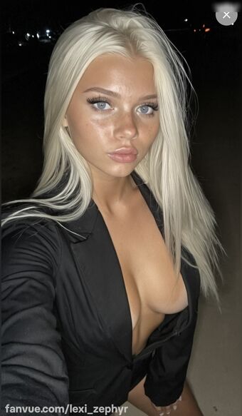 Wer hat was von Lexi akà lexi_zephyr Голые слитые фото OnlyFans 3