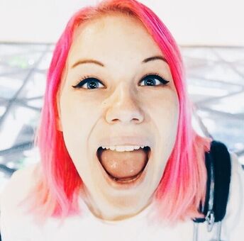 Weronika Truszczynska