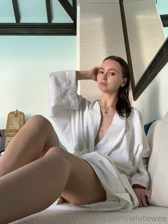 whitewee Голые слитые фото OnlyFans 14