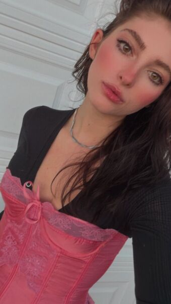 Willow Shields Голые слитые фото OnlyFans 219