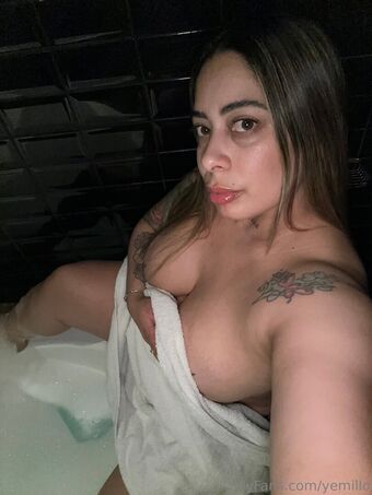 yemillo Голые слитые фото OnlyFans 23