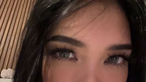 Ywuria Голые слитые фото OnlyFans 1