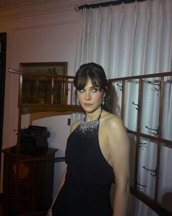 Zooey Deschanel Голые слитые фото OnlyFans 77