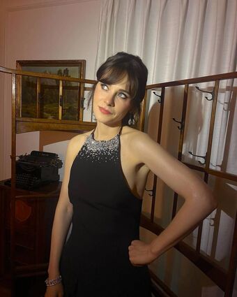 Zooey Deschanel Голые слитые фото OnlyFans 79