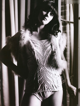 Zooey Deschanel Голые слитые фото OnlyFans 84